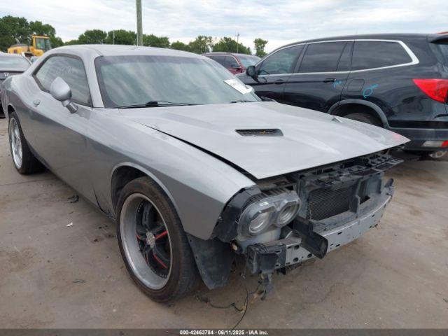  Salvage Dodge Challenger