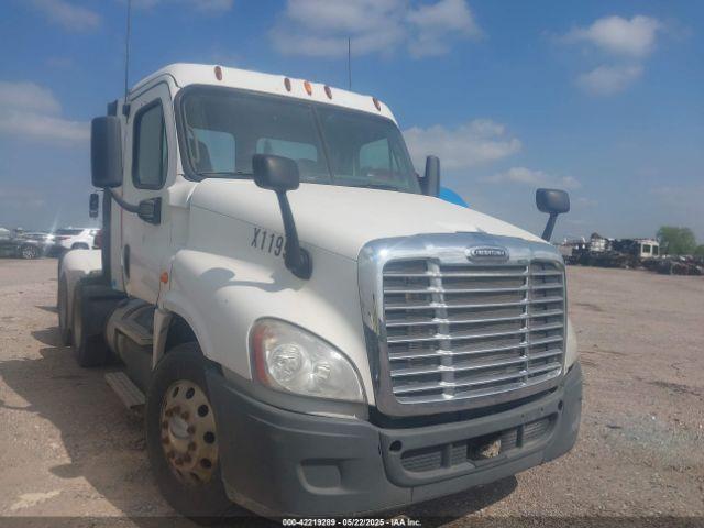  Salvage Freightliner Cascadia 125