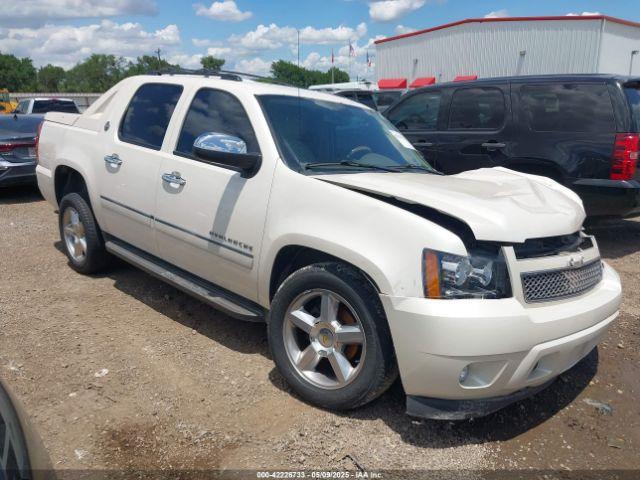  Salvage Chevrolet Avalanche