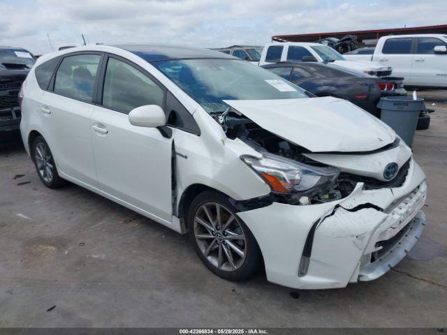  Salvage Toyota Prius v