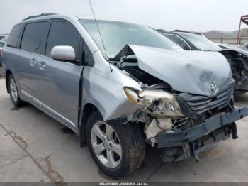  Salvage Toyota Sienna