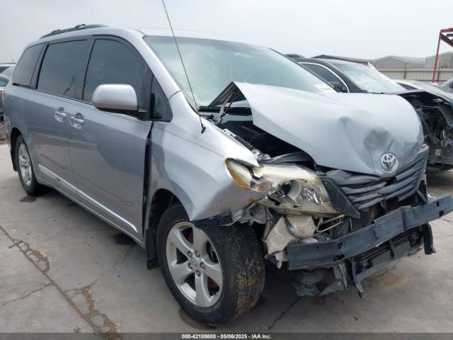  Salvage Toyota Sienna