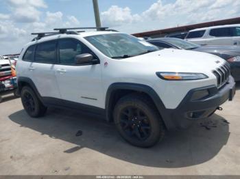  Salvage Jeep Cherokee