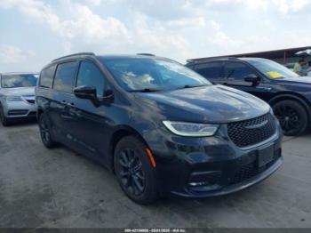  Salvage Chrysler Pacifica