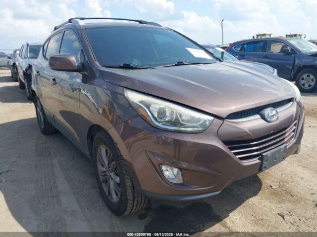  Salvage Hyundai TUCSON