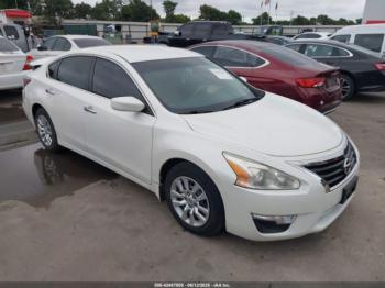  Salvage Nissan Altima