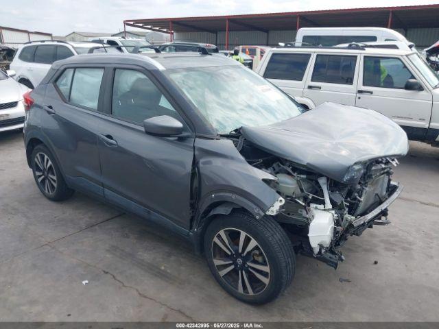  Salvage Nissan Kicks