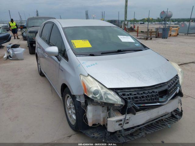  Salvage Toyota Prius v