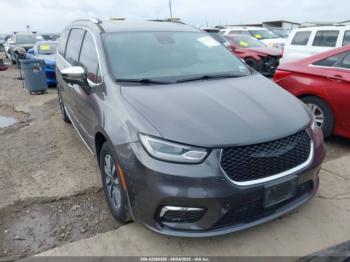  Salvage Chrysler Pacifica