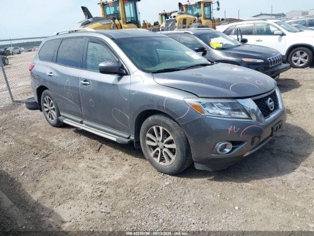  Salvage Nissan Pathfinder