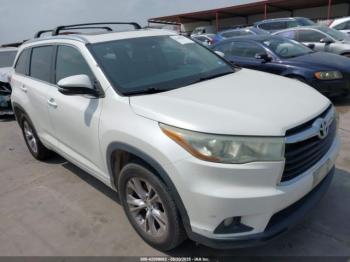  Salvage Toyota Highlander