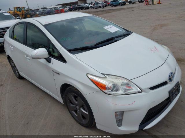  Salvage Toyota Prius