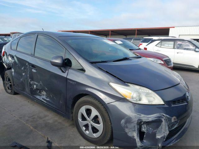  Salvage Toyota Prius