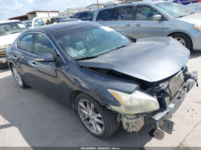  Salvage Nissan Maxima