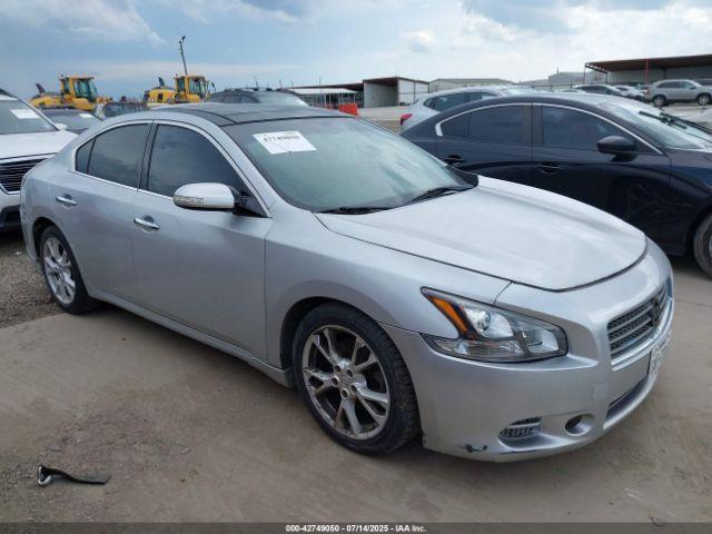  Salvage Nissan Maxima