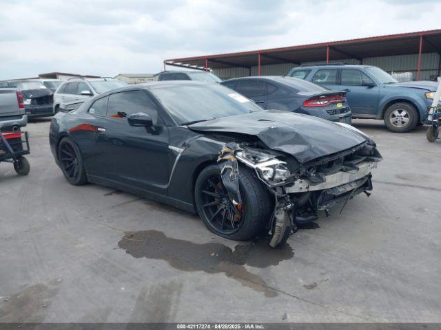  Salvage Nissan GT-R