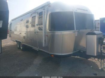  Salvage Airstream Classic 30rb