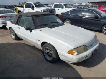  Salvage Ford Mustang