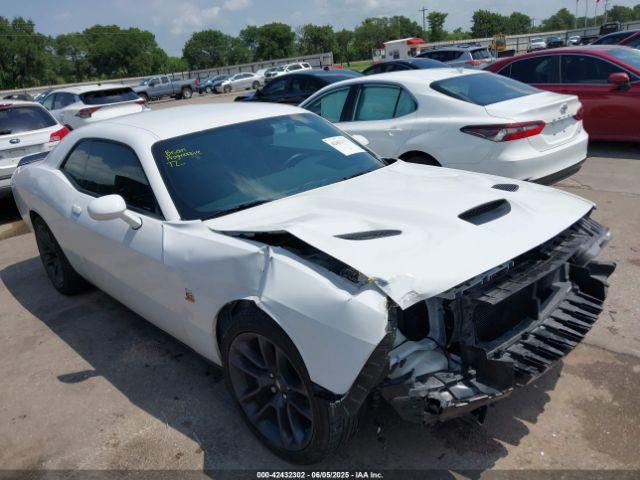  Salvage Dodge Challenger