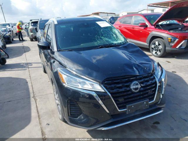  Salvage Nissan Kicks