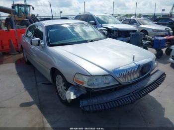  Salvage Lincoln Towncar