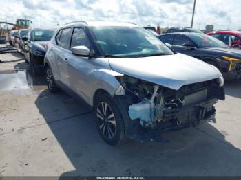  Salvage Nissan Kicks