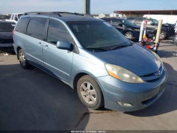  Salvage Toyota Sienna