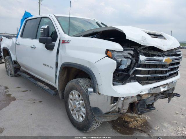  Salvage Chevrolet Silverado 2500