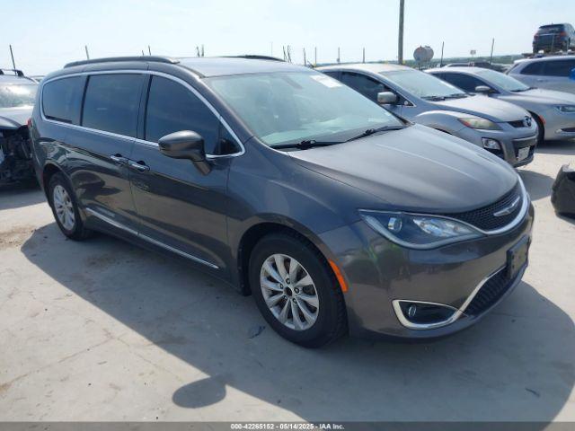  Salvage Chrysler Pacifica