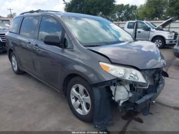  Salvage Toyota Sienna