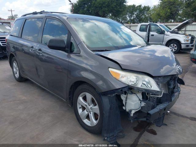  Salvage Toyota Sienna