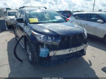  Salvage Toyota Highlander
