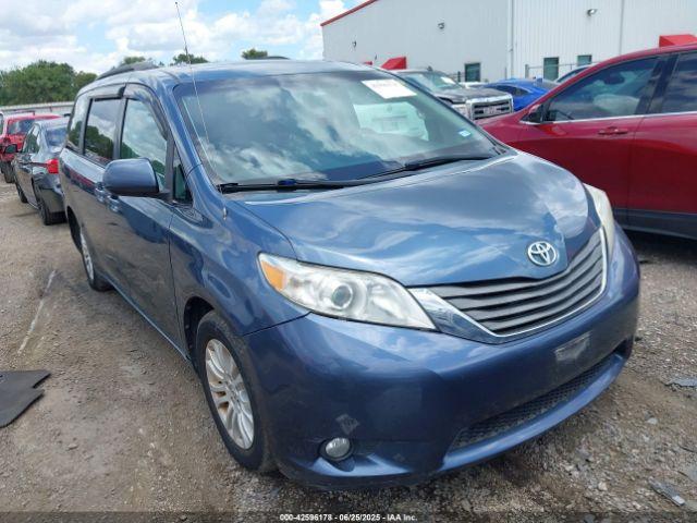  Salvage Toyota Sienna