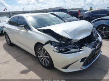  Salvage Lexus Es