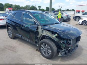  Salvage Hyundai TUCSON