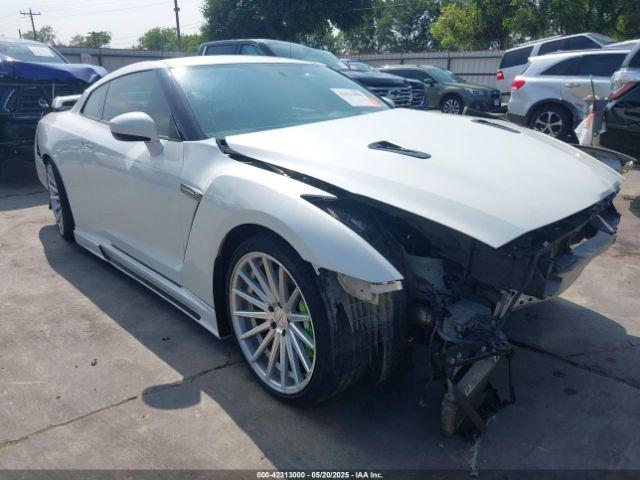  Salvage Nissan GT-R