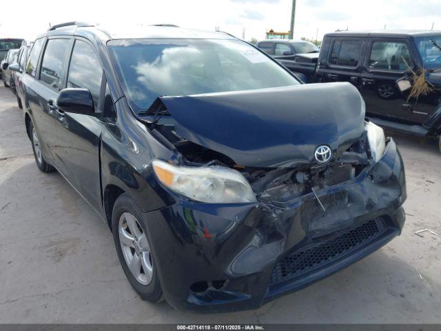  Salvage Toyota Sienna