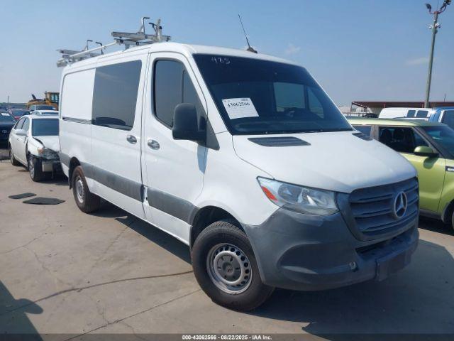  Salvage Mercedes-Benz Sprinter 2500