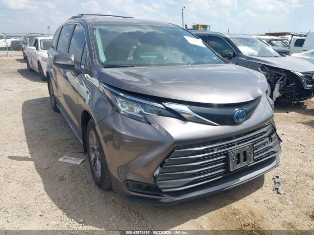  Salvage Toyota Sienna