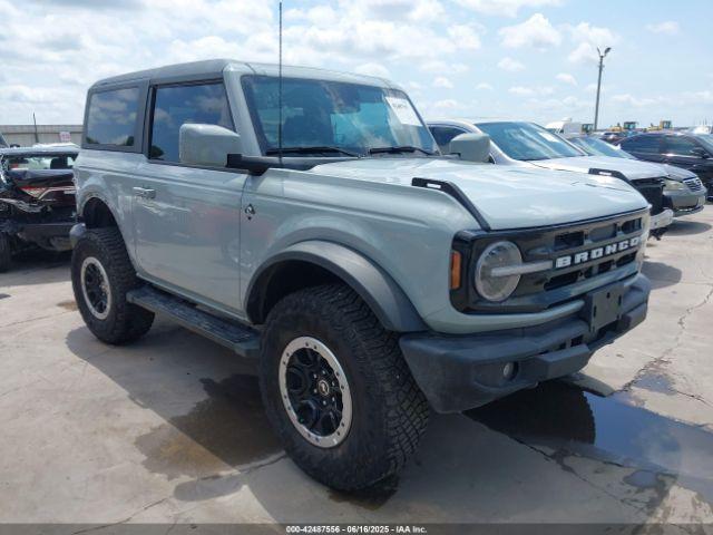  Salvage Ford Bronco