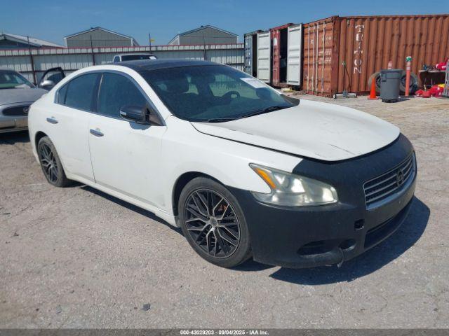  Salvage Nissan Maxima