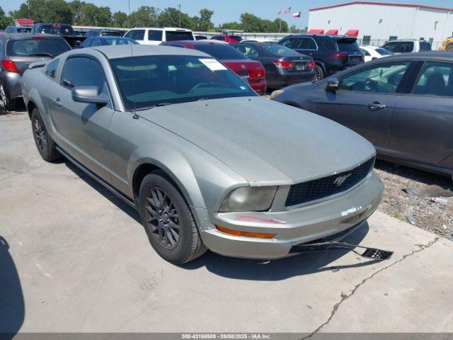  Salvage Ford Mustang
