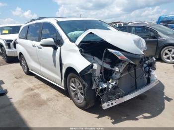  Salvage Toyota Sienna