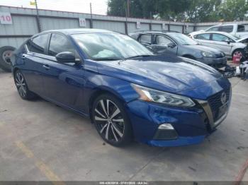  Salvage Nissan Altima