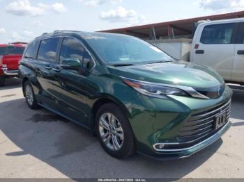  Salvage Toyota Sienna