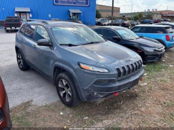  Salvage Jeep Cherokee