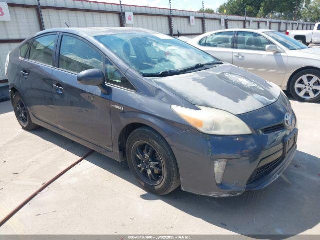  Salvage Toyota Prius
