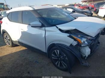  Salvage Nissan Kicks