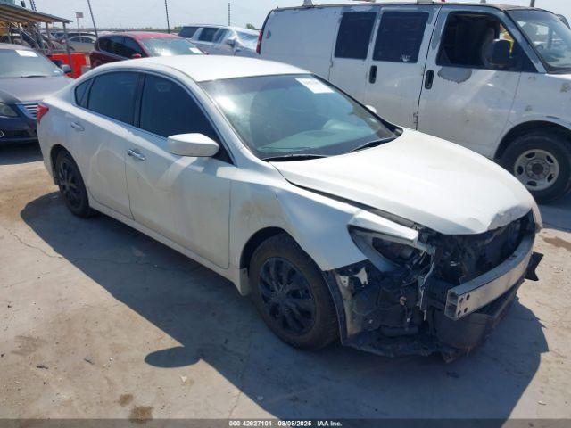  Salvage Nissan Altima
