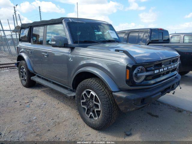  Salvage Ford Bronco